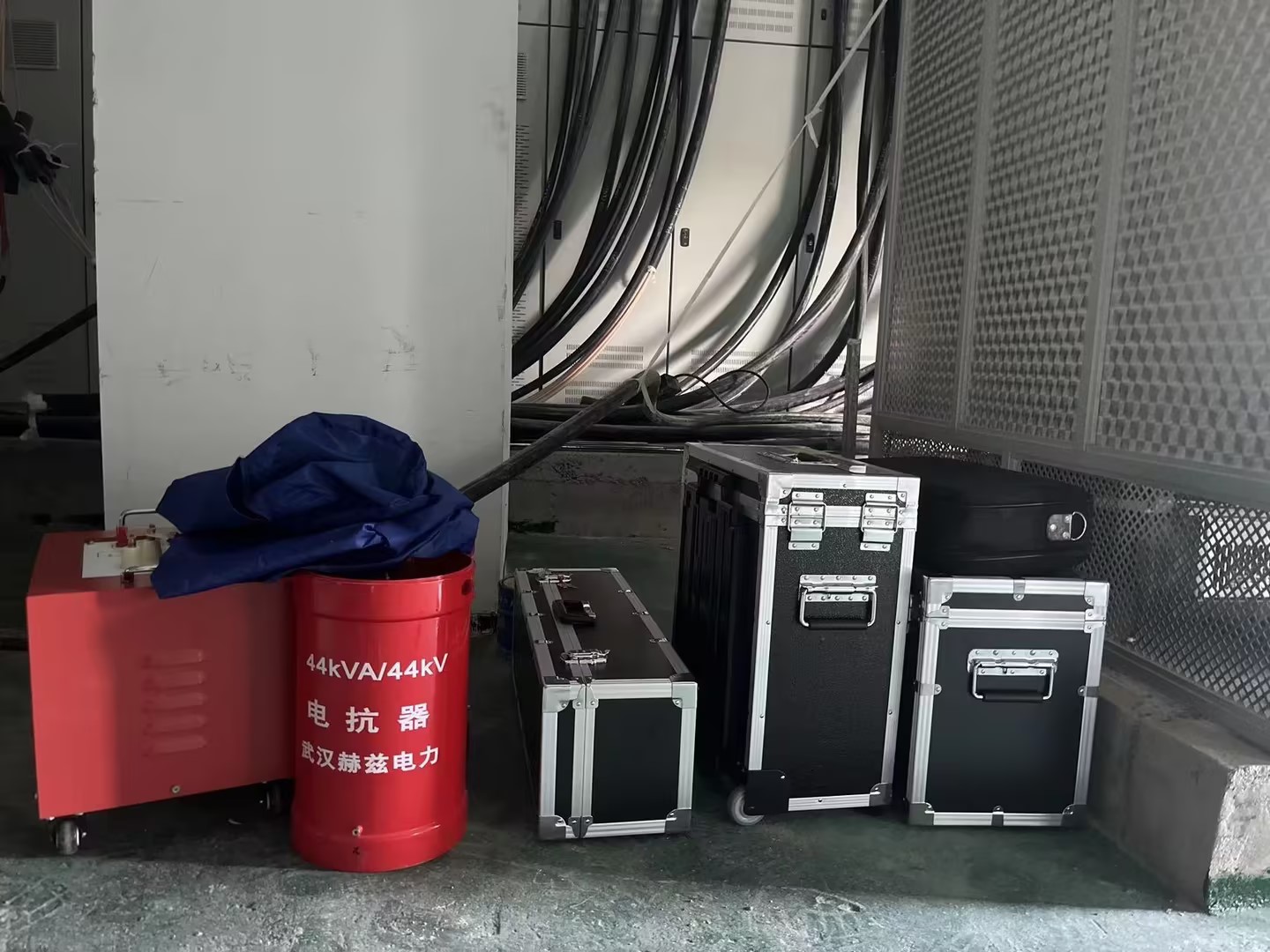 韶关客户串联谐振等一批装备验收